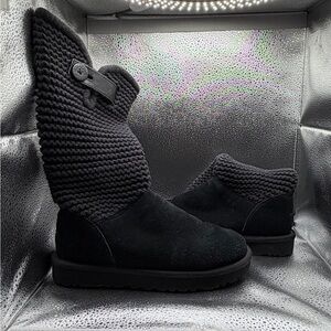 UGG Shaina Women's Cozy Knit Cuff Wool Lined Boots in Black Suede size 6